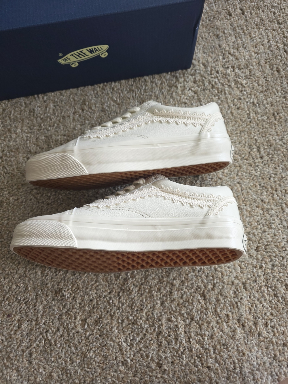 Vans Women's Lace-Trim Leather Lx Old Skool Sneaker - Chou Chou Marshmallow 7 - Picture 5 of 11